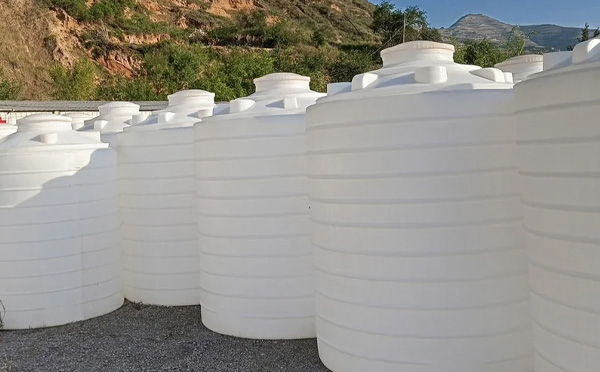 化工液体储存注意事项——选对PE甘南塑料桶避免安全隐患
