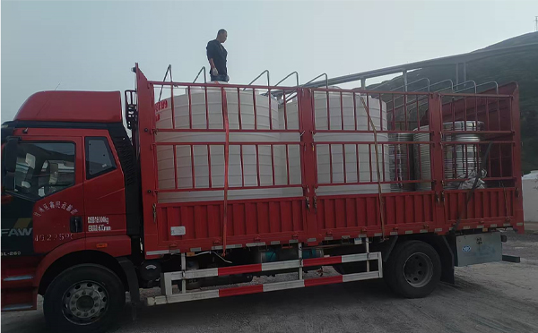 甘南立式运输桶安排发货现场